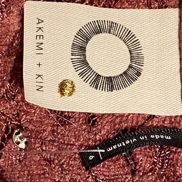 Anthropologie Akemi + Kin  Lace Bell Sleeve NWT - Picture 2 of 6